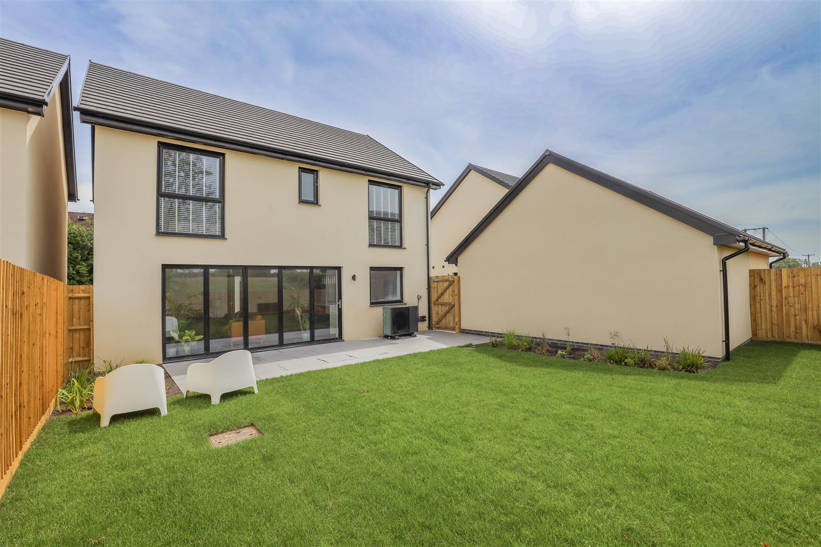5 Gerddi'r Hen Fragdy, Nr Llantwit Major, Vale of Glamorgan, CF61 2AA